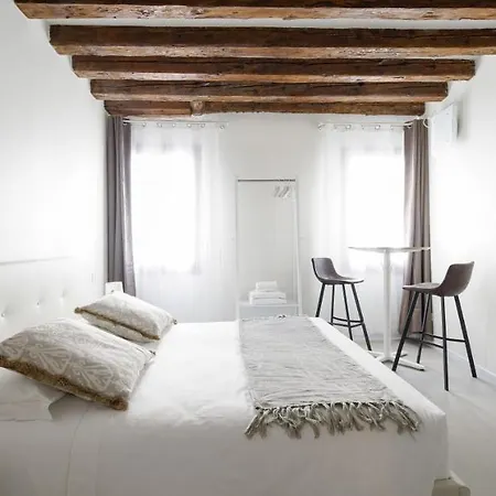 شقة Dorsoduro Charme By Wonderful Italy *